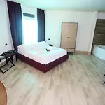 Hotel Paradise *