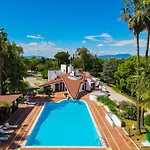 Paradise Hotel
