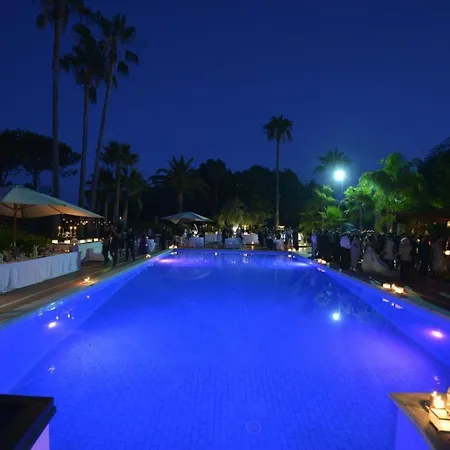 Paradise Отель *