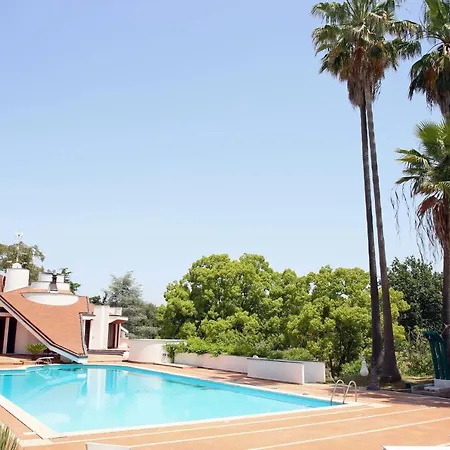 Szálloda Paradise *