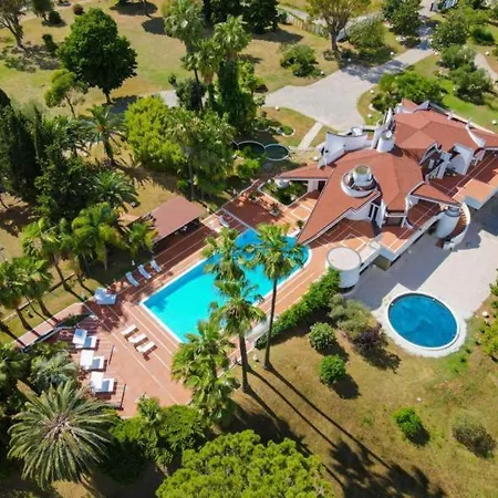 Szálloda Paradise *