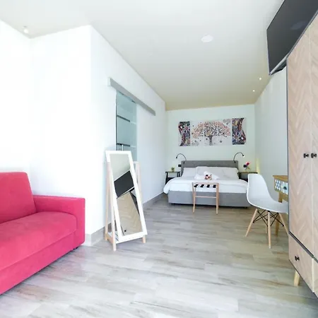 Paradise Szálloda *