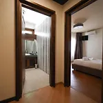 Paradise Hotel Latina