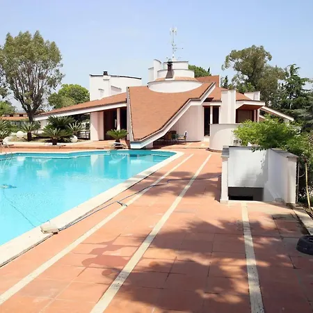 Otel Paradise Latina