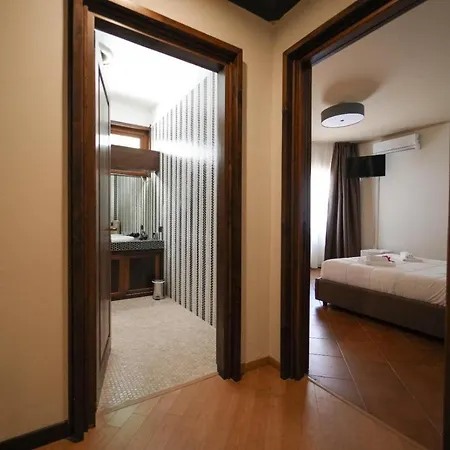 Paradise Otel Latina