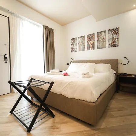 Hotel Paradise Latina