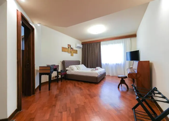 Ξενοδοχείο Paradise *