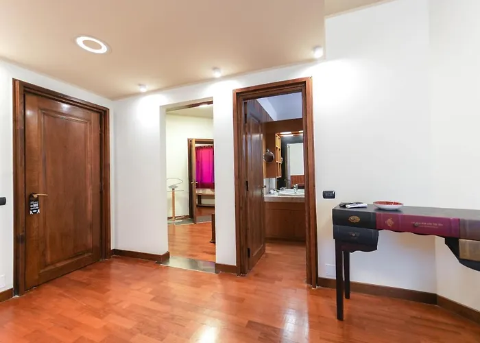 Paradise Ξενοδοχείο *