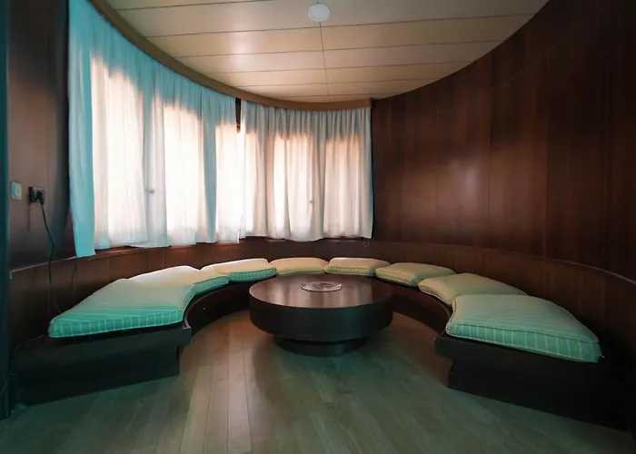 Paradise * Λατίνα